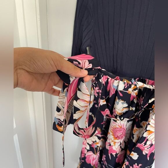 Navy blue floral full sleeves dress size s - Picture 3 of 7